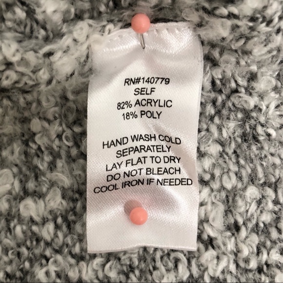 Cute, cozy sweater. - Picture 3 of 4